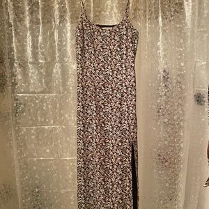 Side zipper, spaghetti straps. Black with lavender lavender white green flowers.